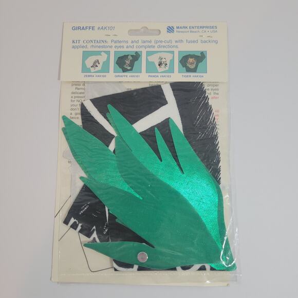 Glitter Classics Iron-On Applique Kit with Sheer Lame Giraffe Design #Ak101 - Picture 2 of 4